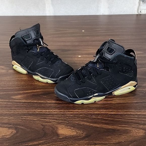 Air Jordan 6 Retro DMP GS "Defining Moment" Size 4 Youth Black And Gold - Picture 11 of 14